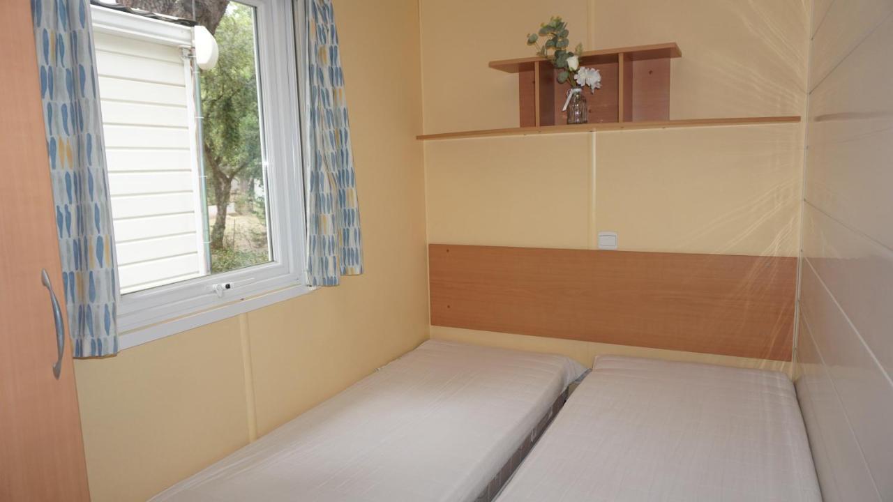 Chalets Met Buitenkeuken Op Camping Lei Suves - Joycasa Рокбрюн-сюр-Аржан Экстерьер фото