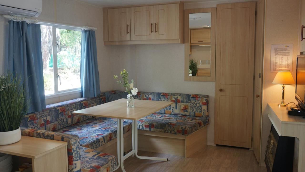 Chalets Met Buitenkeuken Op Camping Lei Suves - Joycasa Рокбрюн-сюр-Аржан Экстерьер фото