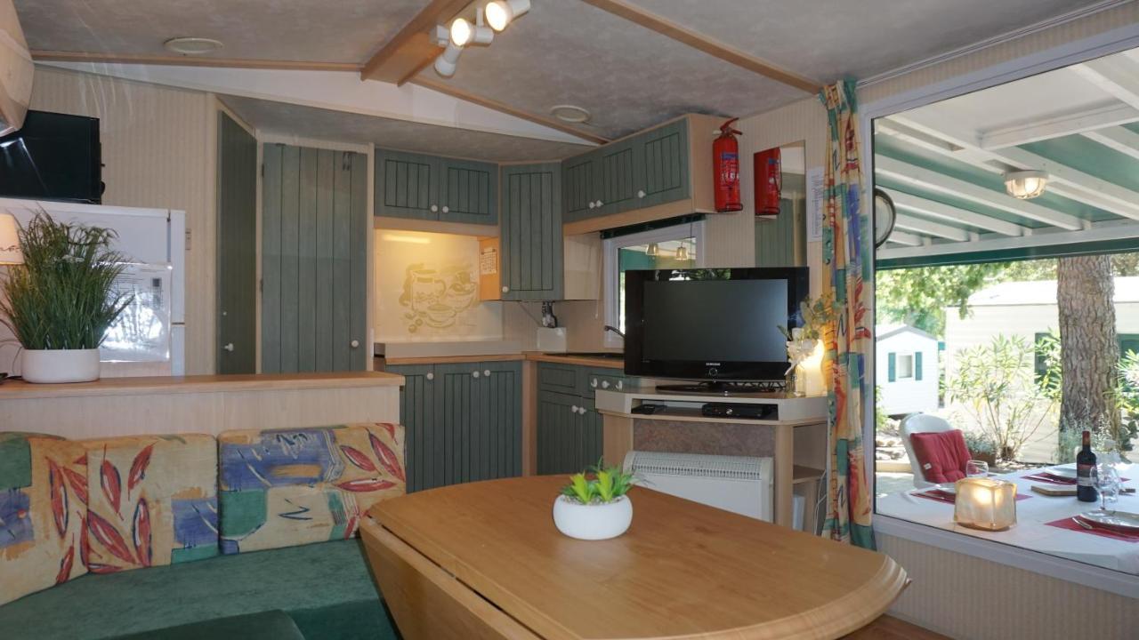 Chalets Met Buitenkeuken Op Camping Lei Suves - Joycasa Рокбрюн-сюр-Аржан Экстерьер фото