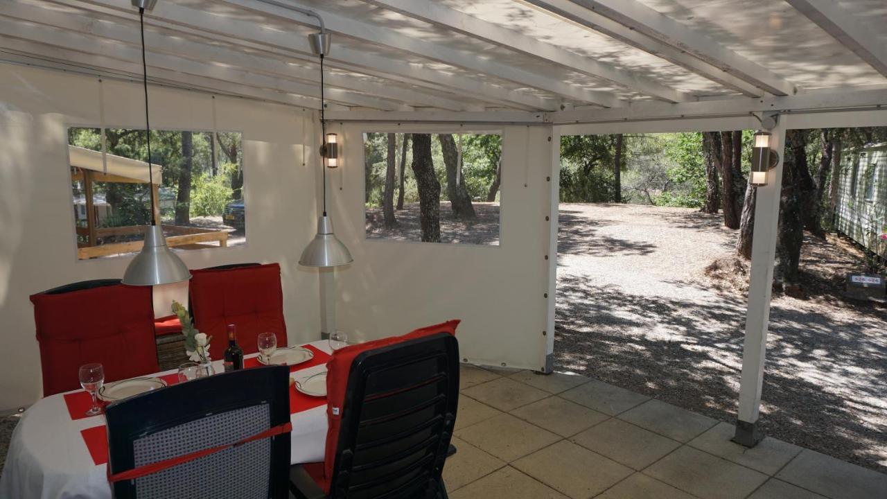 Chalets Met Buitenkeuken Op Camping Lei Suves - Joycasa Рокбрюн-сюр-Аржан Экстерьер фото