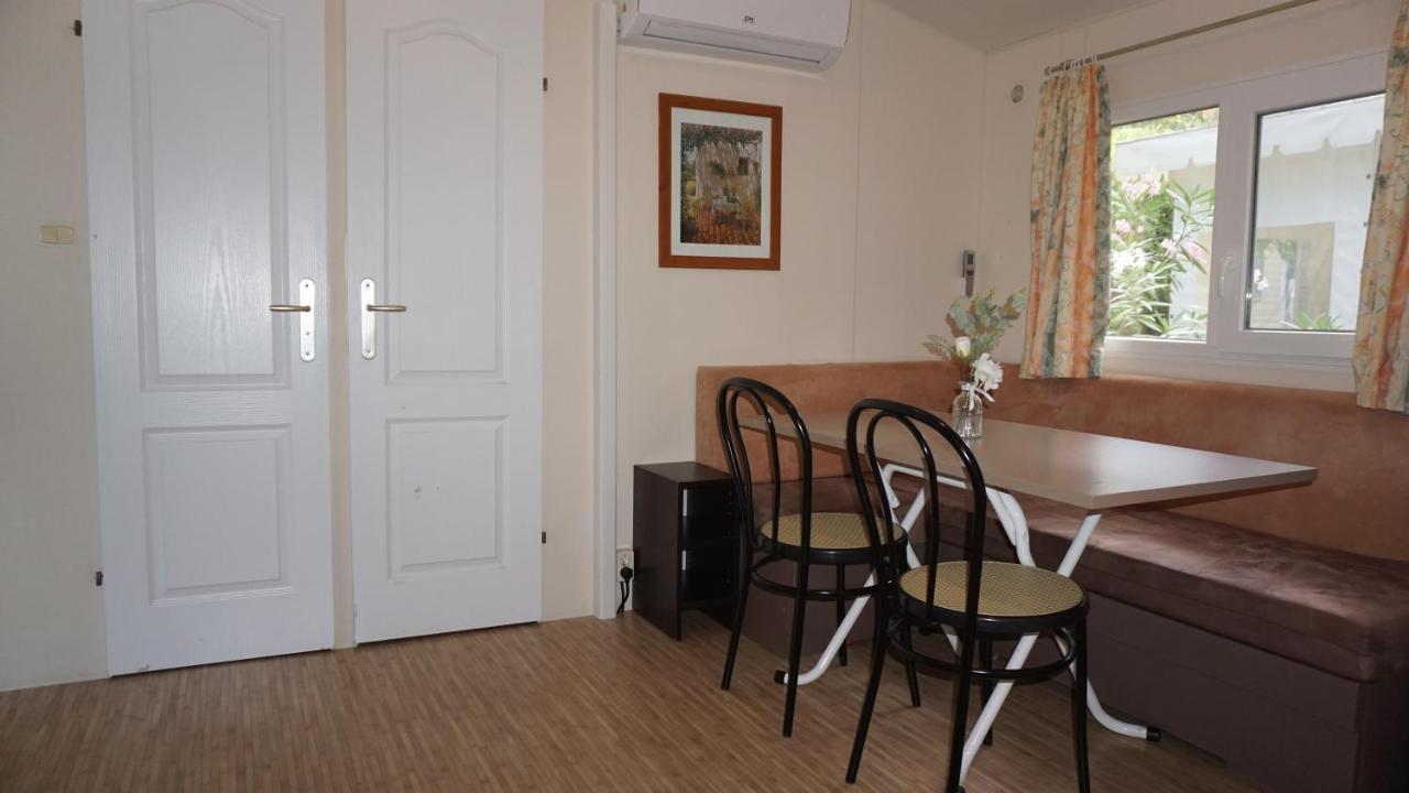 Chalets Met Buitenkeuken Op Camping Lei Suves - Joycasa Рокбрюн-сюр-Аржан Экстерьер фото